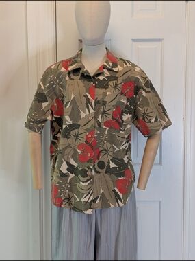Vintage 1980s Short Sleeve Tropical Button-Up Shirt - Olive & Red